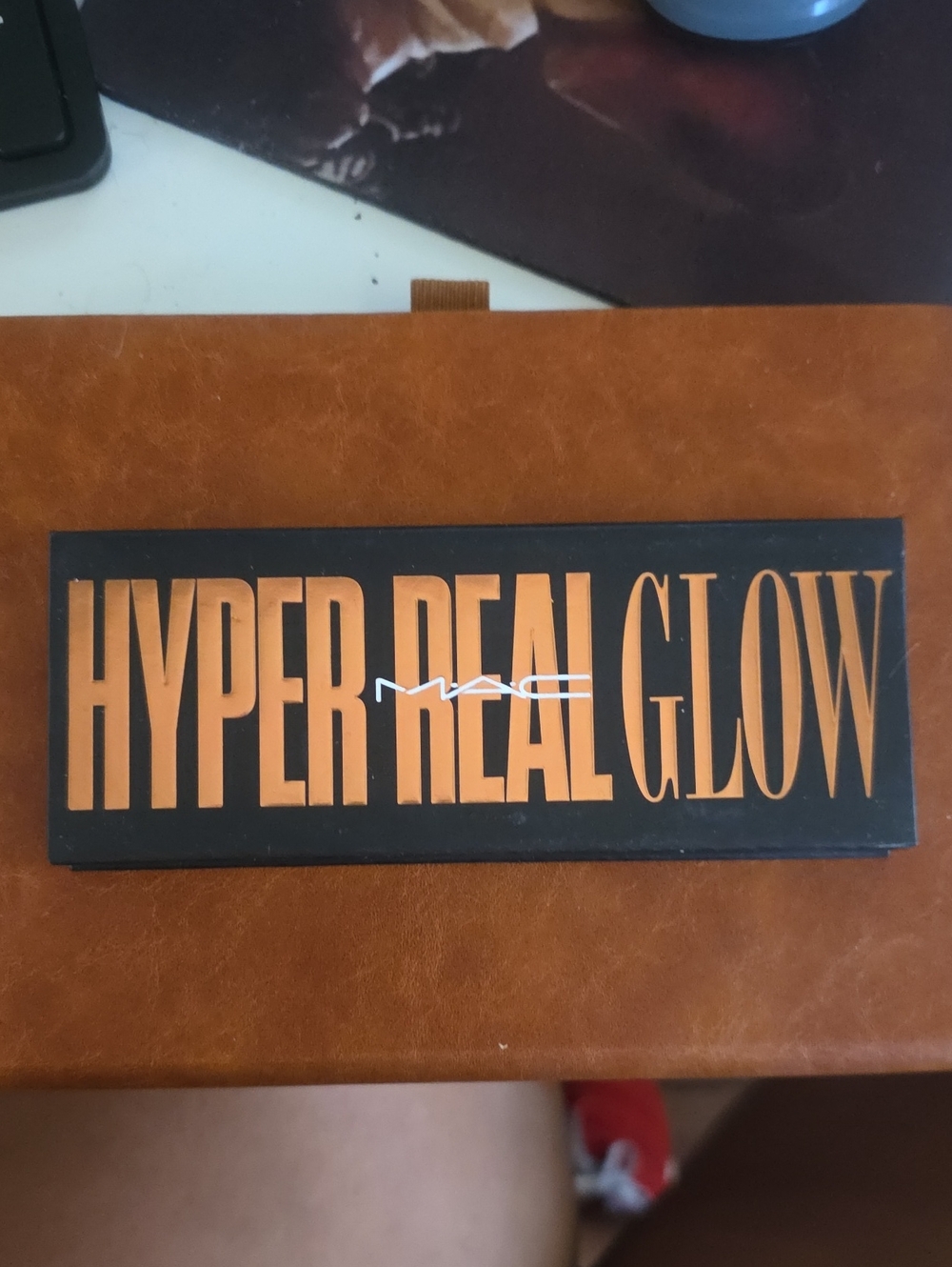 MAC Cosmetics Hyper Real Glow Palette -highlighting